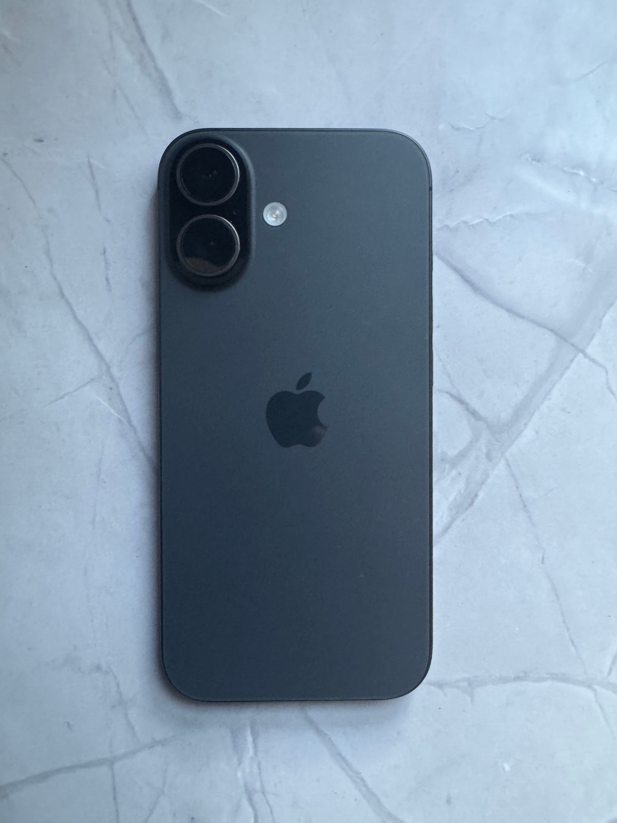 Black iPhone 17 256 gb 100% battery