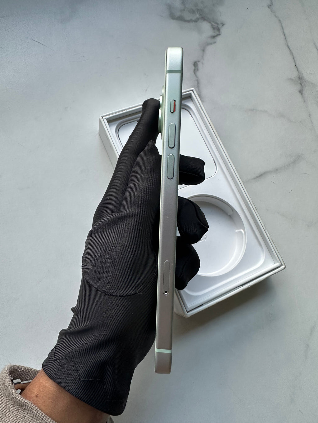 Green iPhone 15 Plus 128 Gb 97% battery health