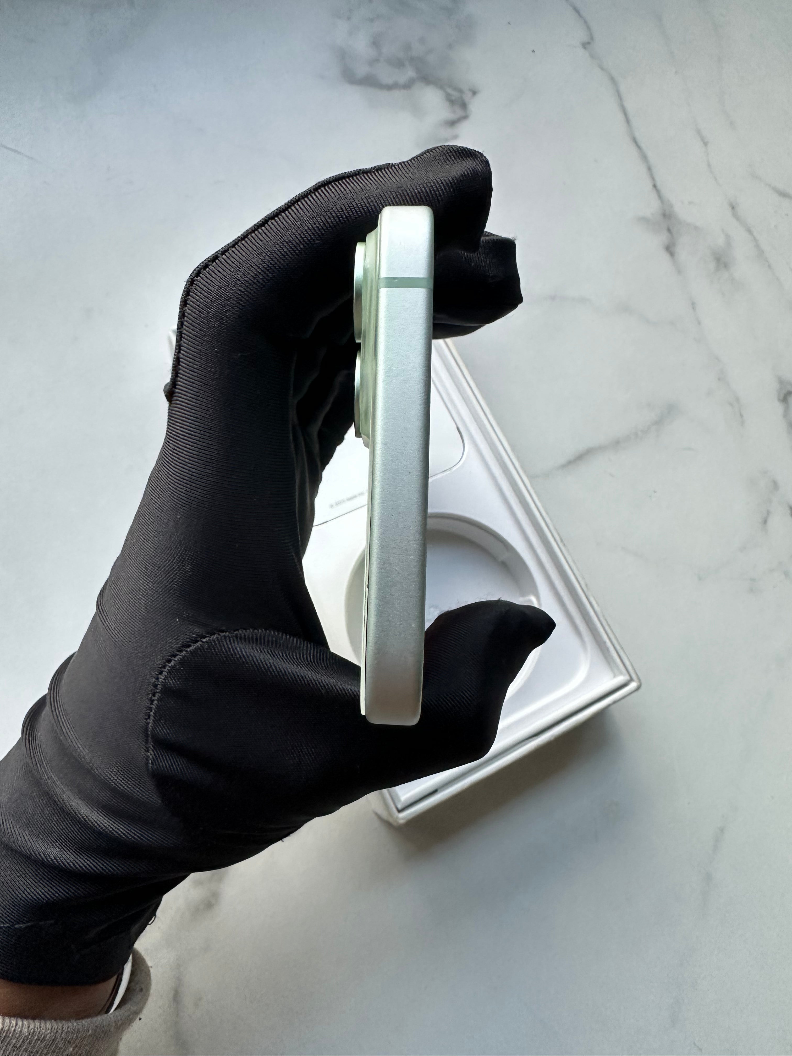 Green iPhone 15 Plus 128 Gb 97% battery health