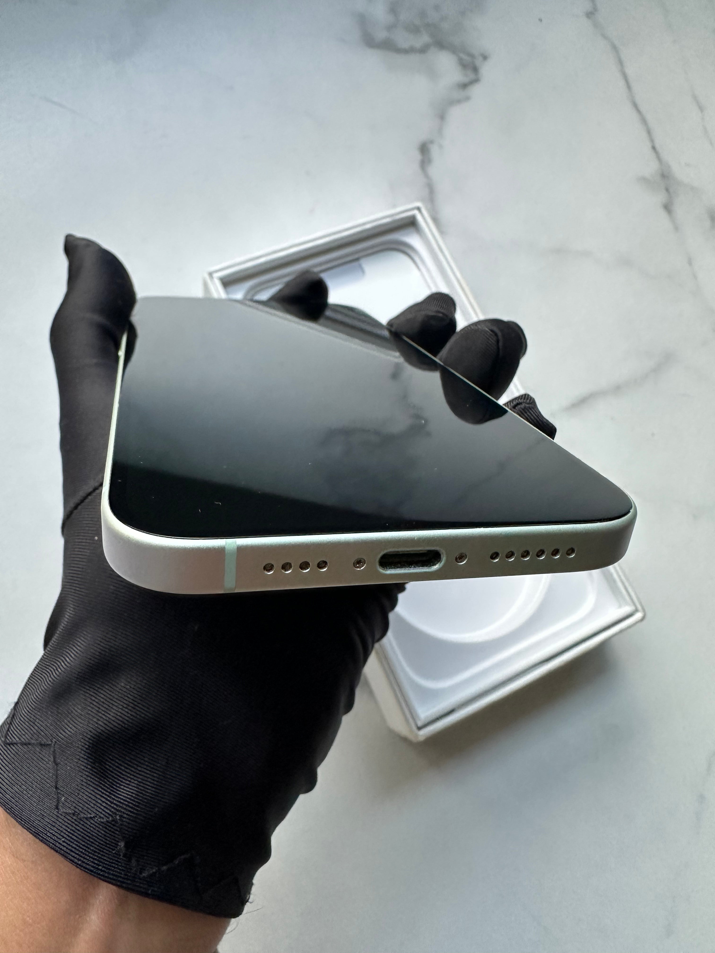 Green iPhone 15 Plus 128 Gb 97% battery health