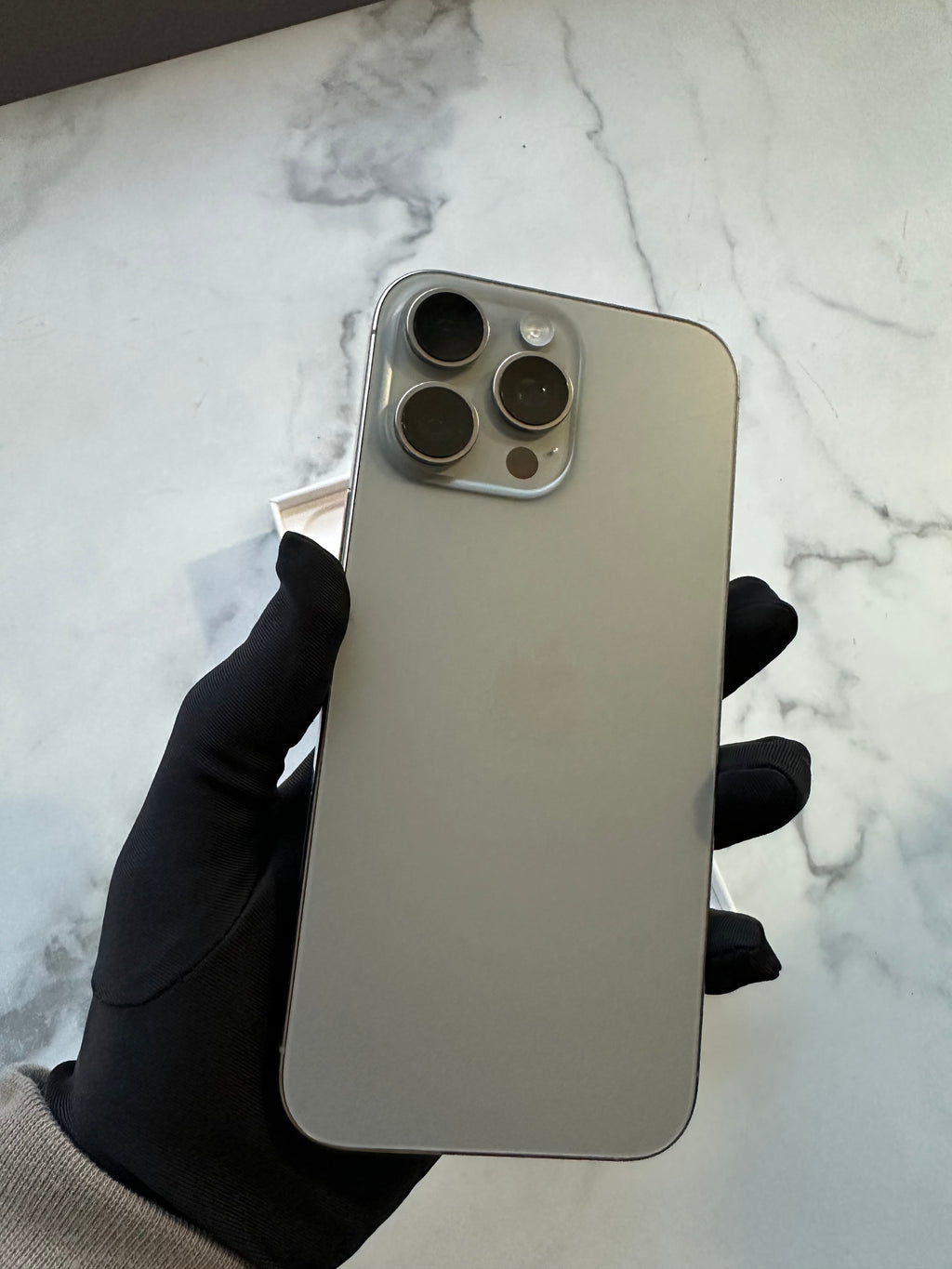 Natural Titanium iPhone 16 Pro Max 256 Gb 94% Battery Health